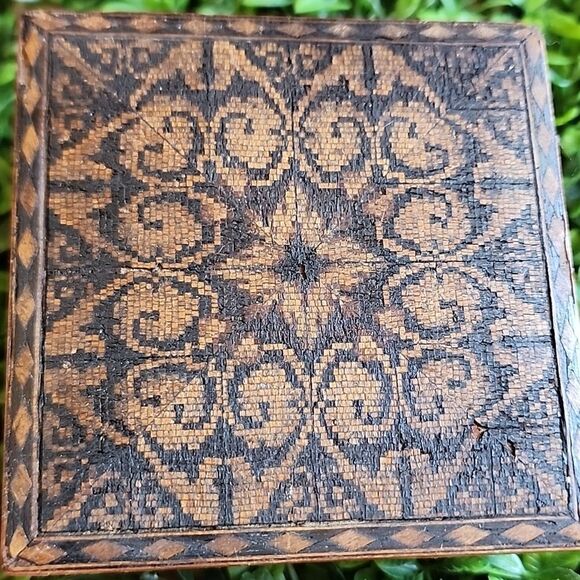 Vintage Micro Mosaic Tunbridge Ware Intricate Inlay Wooden Box - Picture 11 of 11